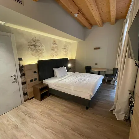 Ida Boutique 3* Азоло